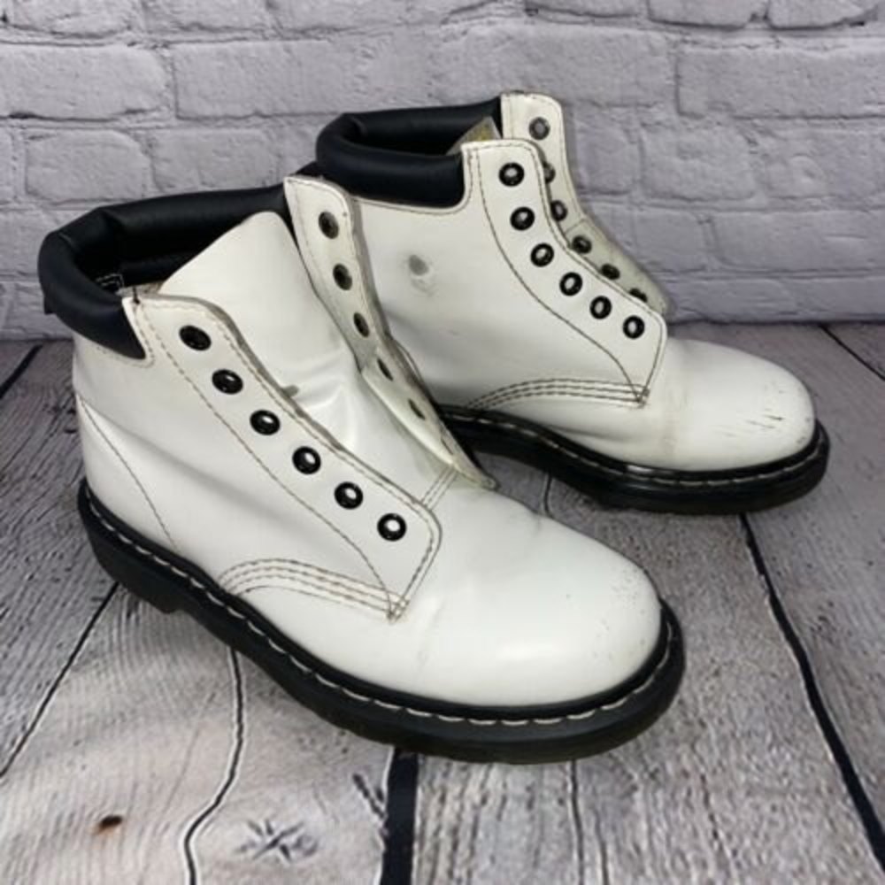 Dr. Martens AirWair AW004 Boots 6-Eye Size Men 6 Women 7 White Leather NO LACES